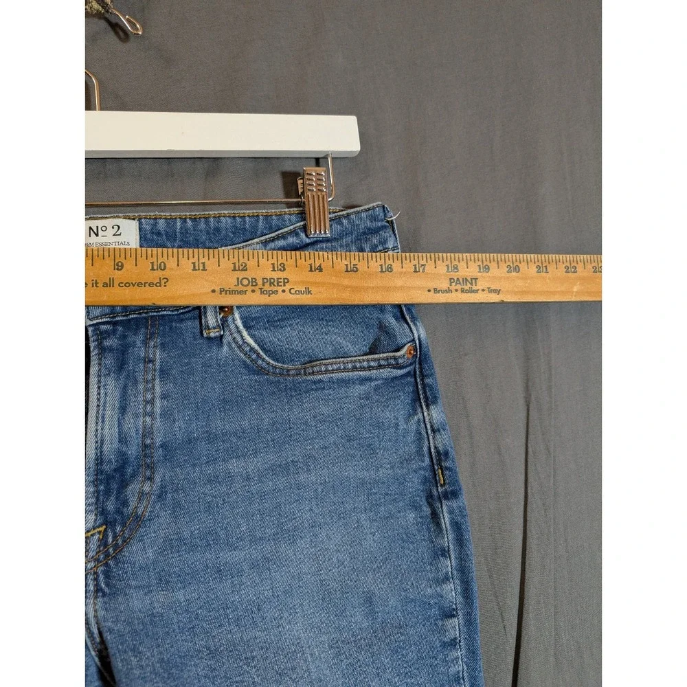 H&M‎ Essentials Blue Jeans Size 33x32 Regular Fit Light Wash Straight Leg